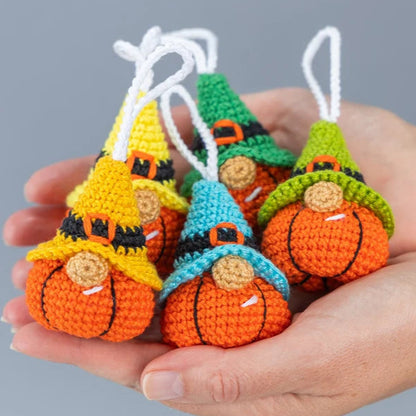 Keychain small gnome pumpkin