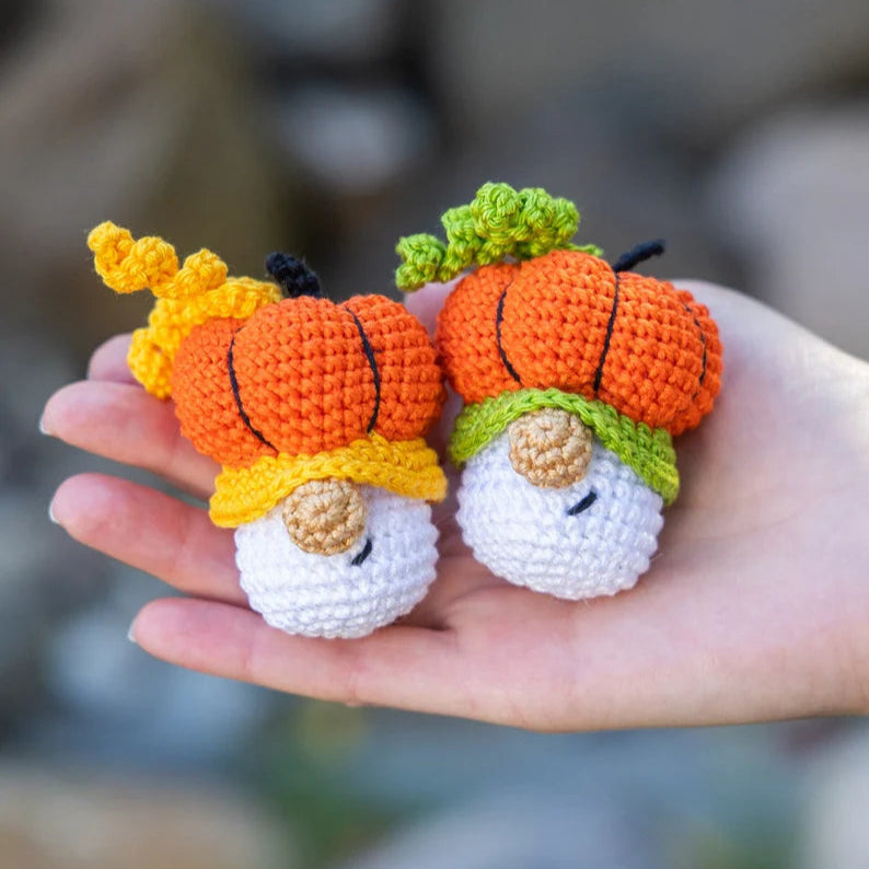 Keychain small pumpkin gnome