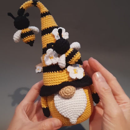 Crochet Patterns Gnome with Bee